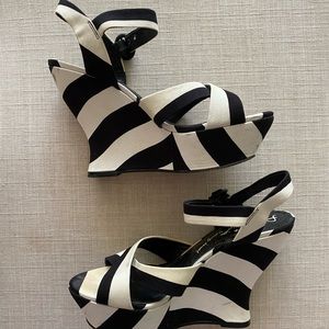 Alice and Olivia Black and White wedges